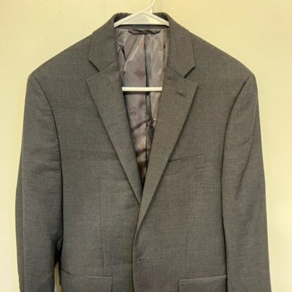 Ryan Seacrest Gray Distinction Suit - Picture 1 of 2